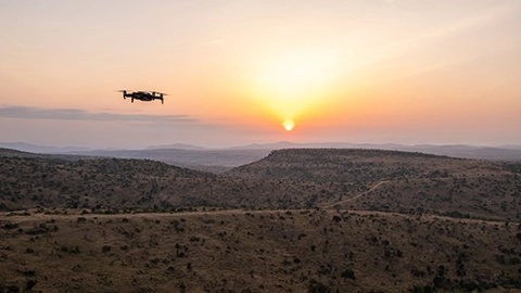 Aerolevantamento com drones sobre área de mineração